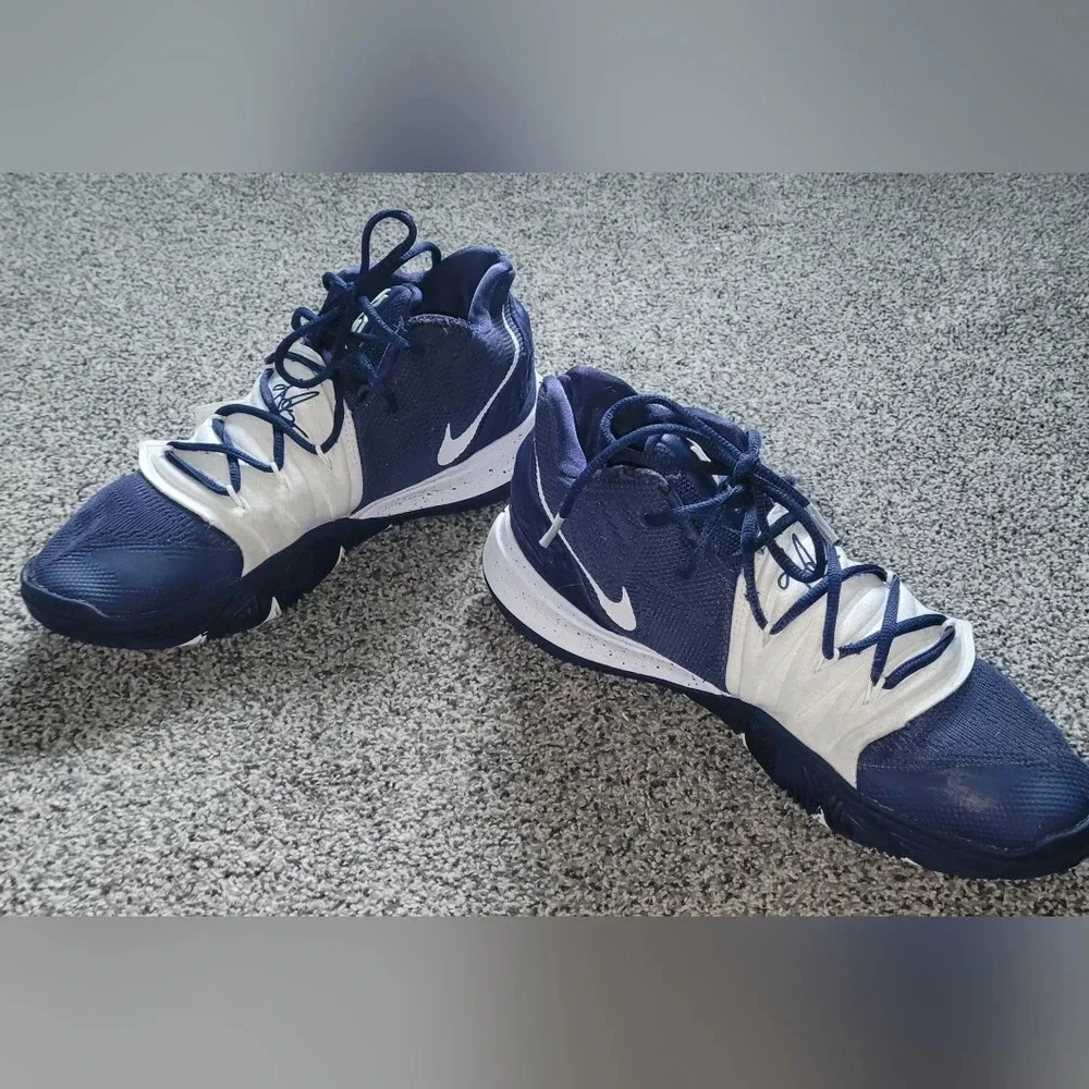 SOLD Nike Kyrie 5 TB basketball shoes 2019 Men's 10.5 Navy Blue & White - Picture 4 of 11
